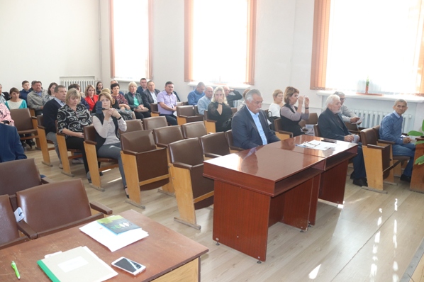 29 августа в актовом зале районного Совета под председательством Андреева В.П. прошла 19 сессия Совета депутатов